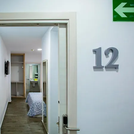 Bari Hotell *
