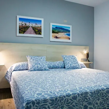 Bari * Коніль-де-ла-Фронтера